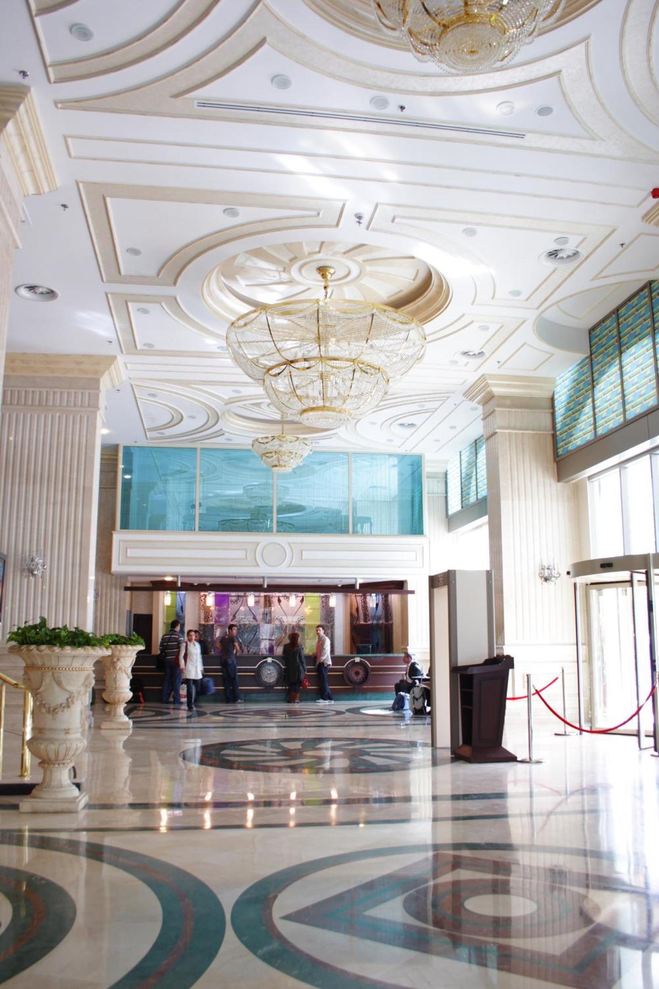 โรงแรมอีเซอพรีเมี่ยมแอนด์สปา บูยูกเชกเมเช ภายนอก รูปภาพ Lobby