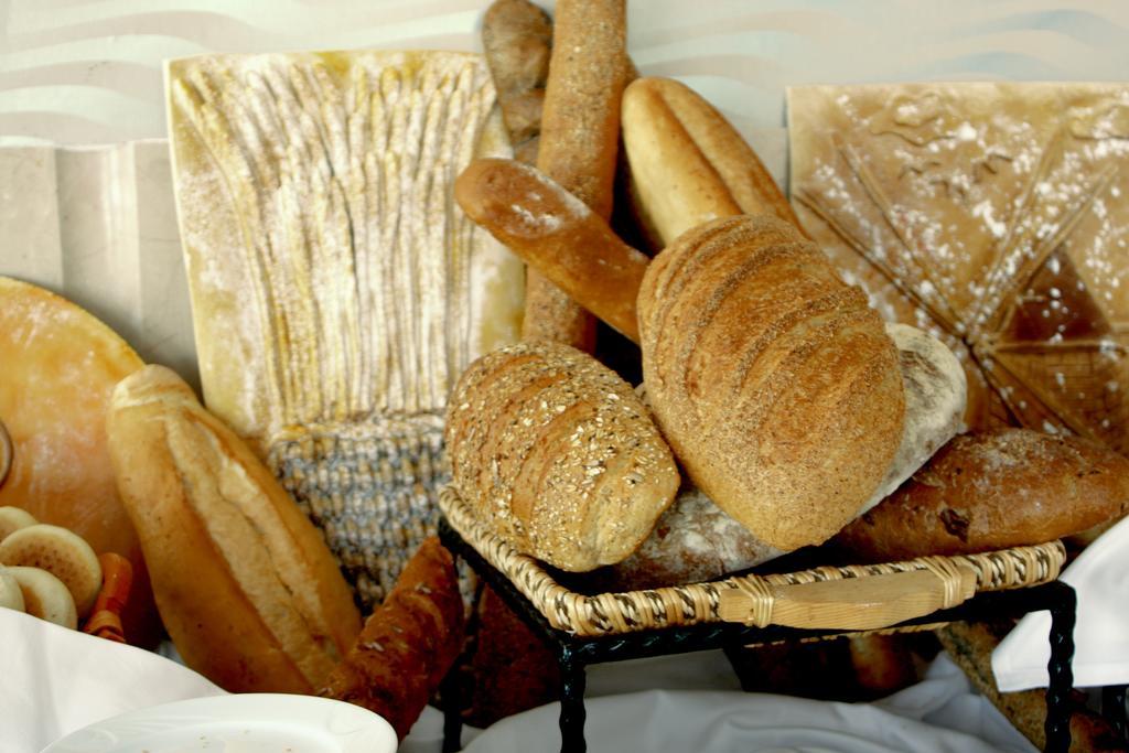 โรงแรมอีเซอพรีเมี่ยมแอนด์สปา บูยูกเชกเมเช ภายนอก รูปภาพ Bread