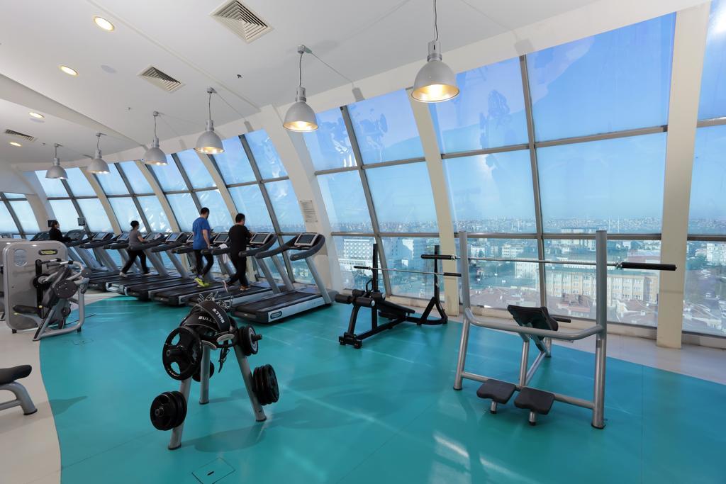 โรงแรมอีเซอพรีเมี่ยมแอนด์สปา บูยูกเชกเมเช ภายนอก รูปภาพ The gym at the 101 building