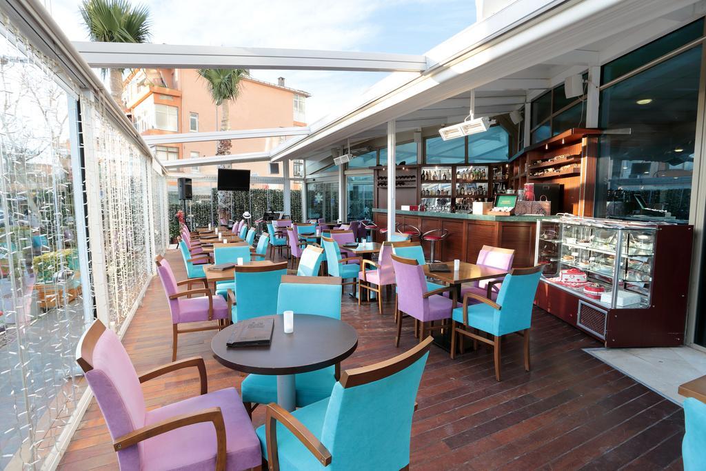 โรงแรมอีเซอพรีเมี่ยมแอนด์สปา บูยูกเชกเมเช ภายนอก รูปภาพ The Sky Bar