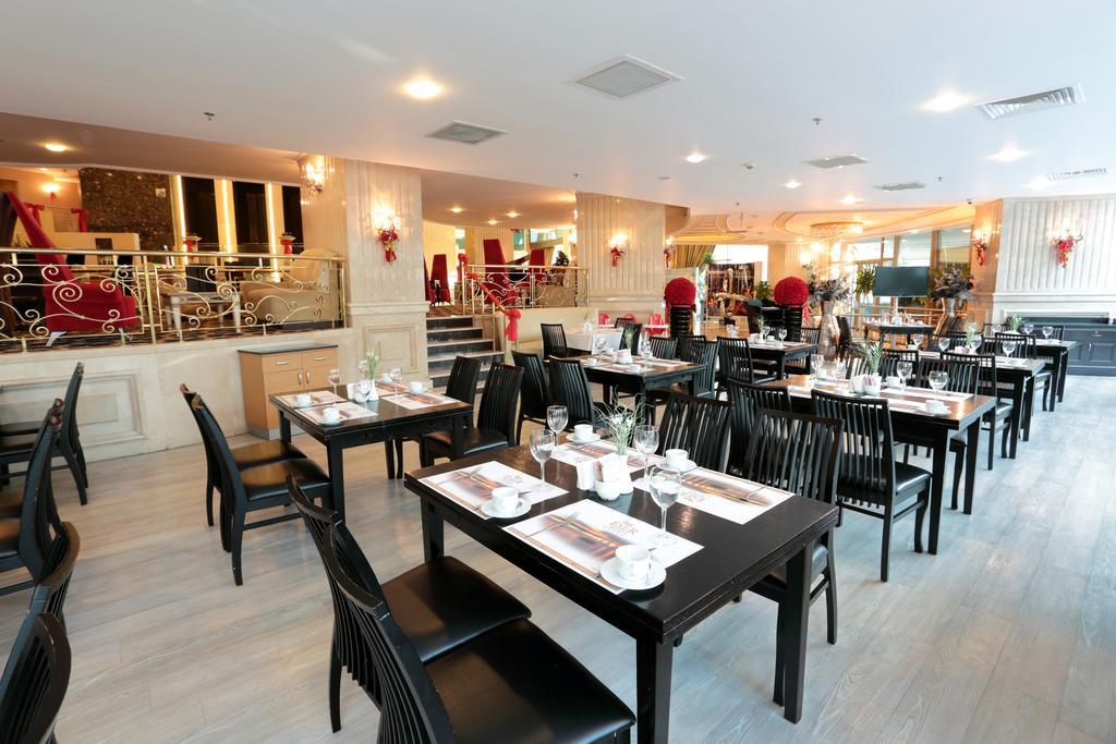 โรงแรมอีเซอพรีเมี่ยมแอนด์สปา บูยูกเชกเมเช ภายนอก รูปภาพ The restaurant