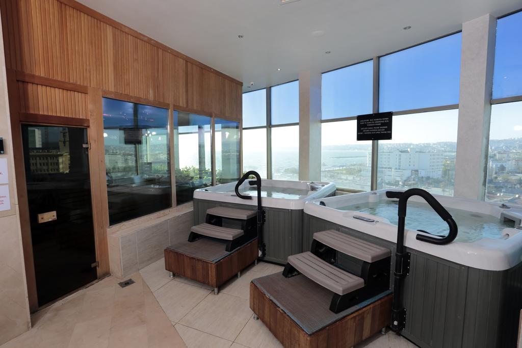 โรงแรมอีเซอพรีเมี่ยมแอนด์สปา บูยูกเชกเมเช ภายนอก รูปภาพ The spa at the 100th floor of the tower