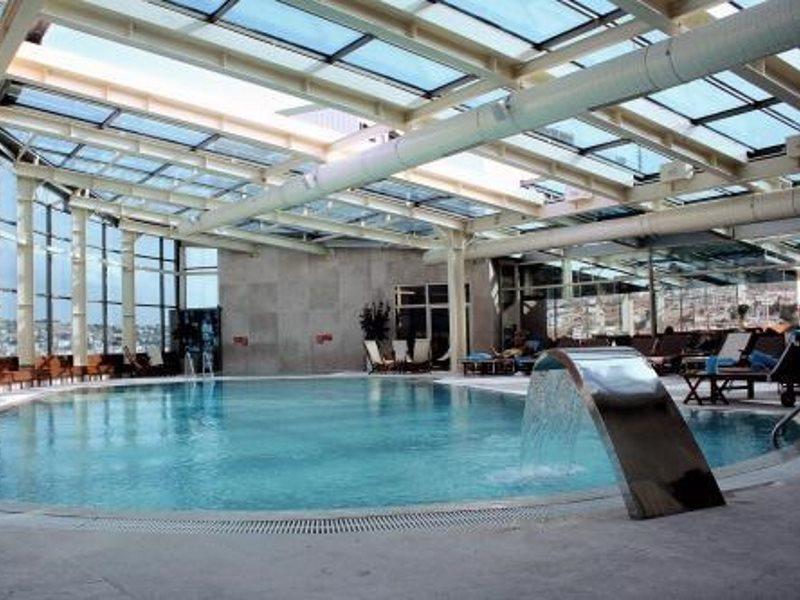โรงแรมอีเซอพรีเมี่ยมแอนด์สปา บูยูกเชกเมเช ภายนอก รูปภาพ The pool at the 360° Club