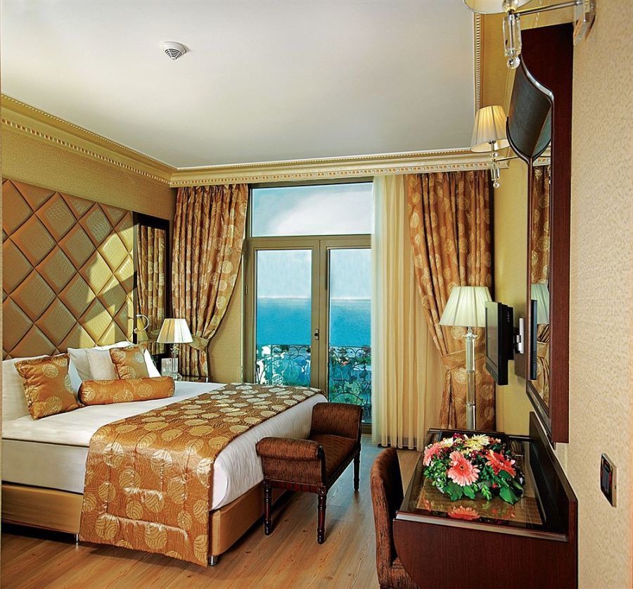 โรงแรมอีเซอพรีเมี่ยมแอนด์สปา บูยูกเชกเมเช ภายนอก รูปภาพ A room at the hotel