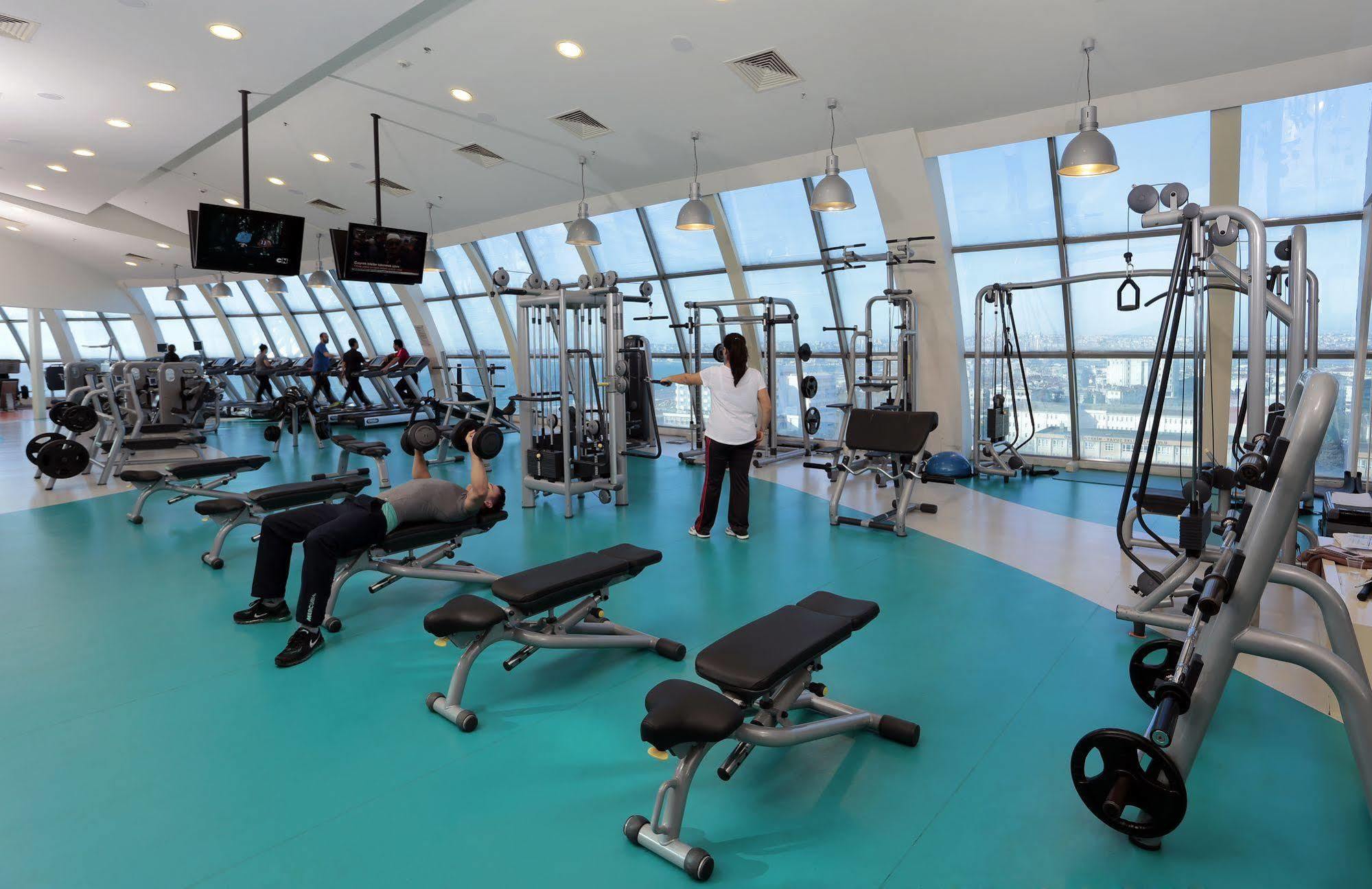 โรงแรมอีเซอพรีเมี่ยมแอนด์สปา บูยูกเชกเมเช ภายนอก รูปภาพ The gym at the University of Westminster